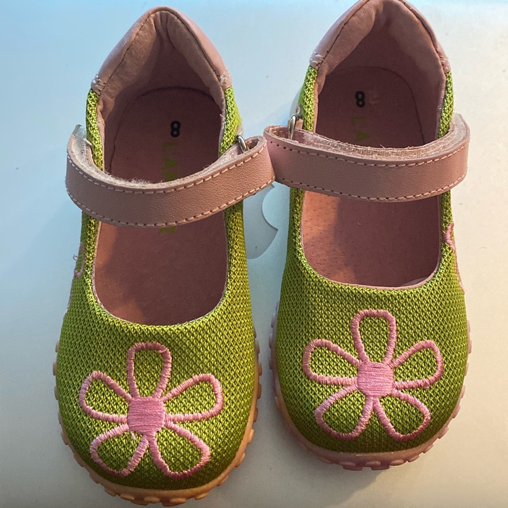 NWOT - Girls Mary Jane Shoes - Green/Pink